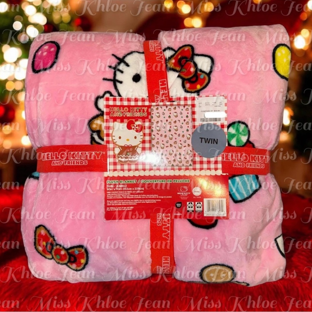 - Hello Kitty Christmas Blanket